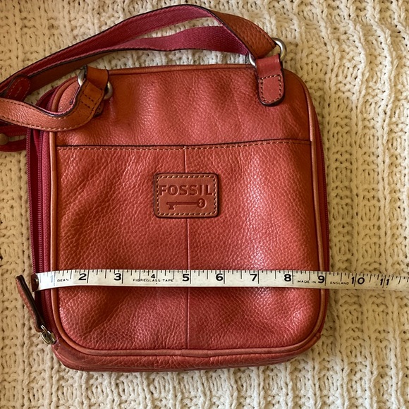 Fossil Crossbody Expandable Bag - Picture 10 of 11